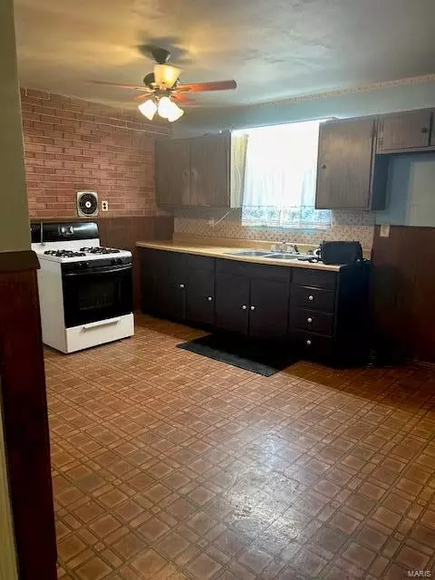 Kitchen - 804 Taylor Pl, O'fallon, MO 63366 photo 1 of 1