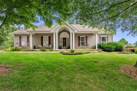 1820 Majestic Oaks Dr, Wentzville, MO 63385