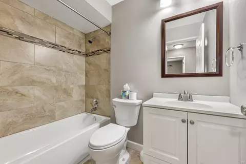 Bath - 1016 Wappapello Ln, Saint Louis, MO 63146 photo 1 of 4