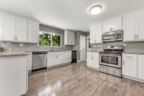 Kitchen - 1016 Wappapello Ln, Saint Louis, MO 63146 photo 1 of 4