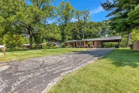 Exterior - 1016 Wappapello Ln, Saint Louis, MO 63146 photo 4 of 9