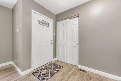 Entry Way - 1016 Wappapello Ln, Saint Louis, MO 63146 photo 1 of 1