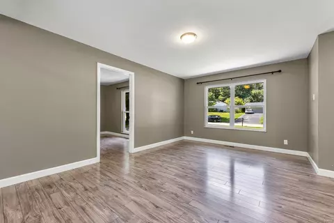 Living - 1016 Wappapello Ln, Saint Louis, MO 63146 photo 10 of 10