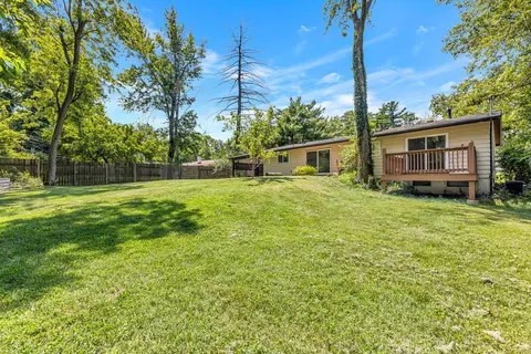 Exterior - 1016 Wappapello Ln, Saint Louis, MO 63146 photo 7 of 9
