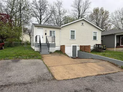 262 Buddie Ave, Saint Louis, MO 63135