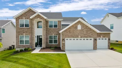 1050 Kennedy Ln, Ballwin, MO 63011