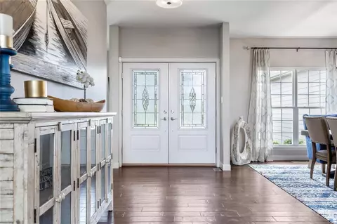 Entry Way - 5320 Enchanted Ct, Weldon Spring, MO 63304 photo 2 of 5