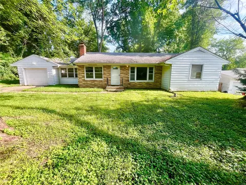 1737 Parker Rd, Saint Louis, MO 63138