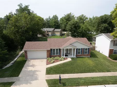 11 Laurelwood Dr, Saint Peters, MO 63376