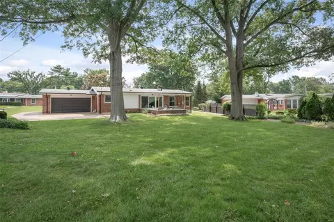 355 Greenbriar Ln, Ballwin, MO 63011 photo 34