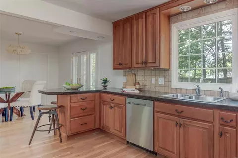 Kitchen - 931 Camargo Dr, Ballwin, MO 63011 photo 1 of 5