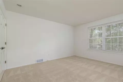 Bedroom - 931 Camargo Dr, Ballwin, MO 63011 photo 3 of 4