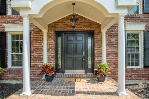 Exterior - 931 Camargo Dr, Ballwin, MO 63011 photo 2 of 7