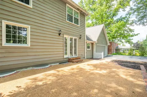 Exterior - 931 Camargo Dr, Ballwin, MO 63011 photo 6 of 7