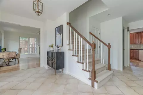 Entry Way - 931 Camargo Dr, Ballwin, MO 63011 photo 1 of 1