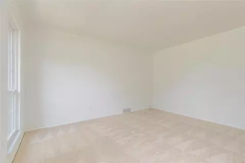 Living - 931 Camargo Dr, Ballwin, MO 63011 photo 4 of 4