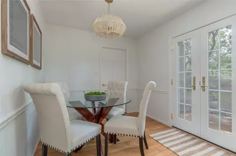 Dining - 931 Camargo Dr, Ballwin, MO 63011 photo 3 of 4