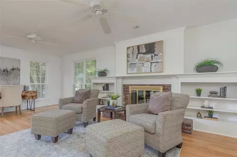 Living - 931 Camargo Dr, Ballwin, MO 63011 photo 3 of 4