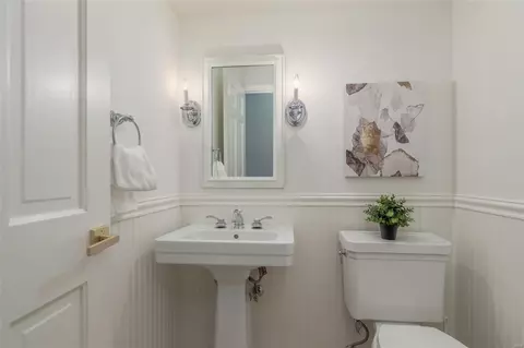 Bath - 931 Camargo Dr, Ballwin, MO 63011 photo 1 of 5