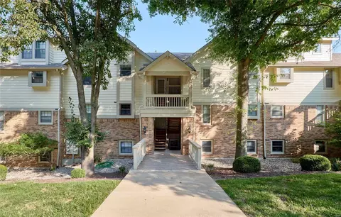 12968 Bryce Canyon Dr #F, Maryland Heights, MO 63043