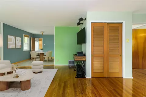 7350 Sharp Ave, Saint Louis, MO 63116 photo 8