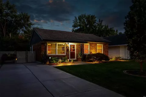 7350 Sharp Ave, Saint Louis, MO 63116