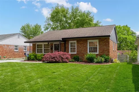 7350 Sharp Ave, Saint Louis, MO 63116 photo 2