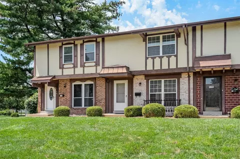 623 Rosetta Dr, Florissant, MO 63031