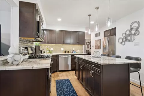 Kitchen - 2011 Gladiator Dr, Fenton, MO 63026 photo 2 of 3