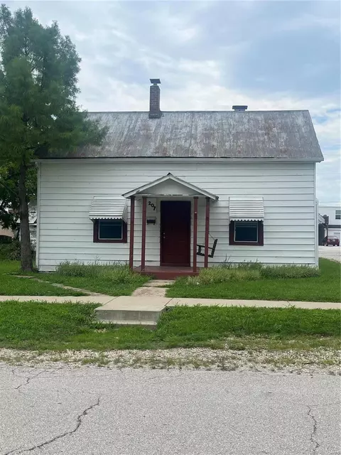 207 E Walton, Warrenton, MO 63383 photo 1
