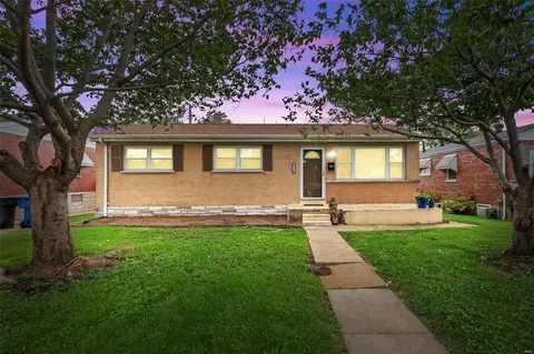 3714 Upton St, Saint Louis, MO 63116