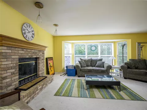 Living - 701 Caldera Ct, O'fallon, MO 63368 photo 2 of 4