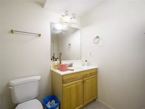 Bath - 701 Caldera Ct, O'fallon, MO 63368 photo 5 of 5