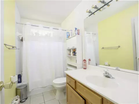 Bath - 701 Caldera Ct, O'fallon, MO 63368 photo 4 of 5