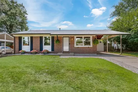 2520 Bolton St, Saint Charles, MO 63301