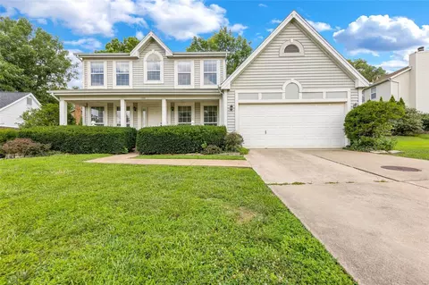 13101 Barrett Meadows Dr, Ballwin, MO 63021
