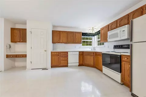 Kitchen - 13101 Barrett Meadows Dr, Ballwin, MO 63021 photo 3 of 3