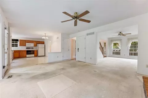 Living - 13101 Barrett Meadows Dr, Ballwin, MO 63021 photo 5 of 8