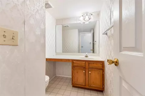 Bath - 13101 Barrett Meadows Dr, Ballwin, MO 63021 photo 1 of 4