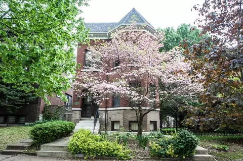 2134 S Compton Ave, Saint Louis, MO 63104