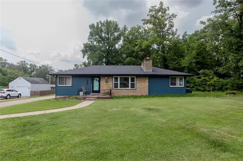 1449 Grant Rd, Saint Louis, MO 63119