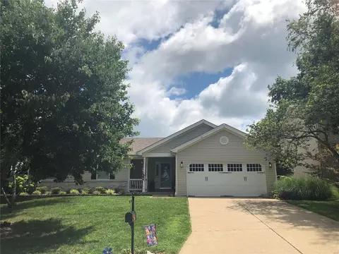 6 Strawgrass Ct, Saint Charles, MO 63304