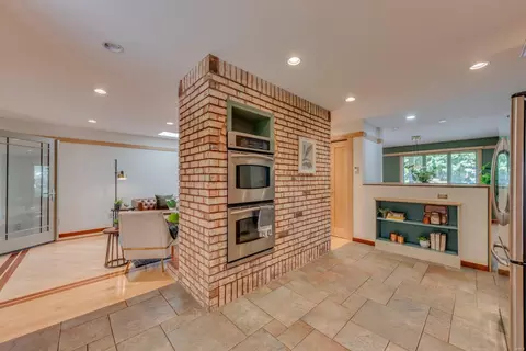 Kitchen - 4 Cobblestone Dr, Ballwin, MO 63011 photo 2 of 4