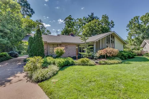 Exterior - 4 Cobblestone Dr, Ballwin, MO 63011 photo 6 of 11