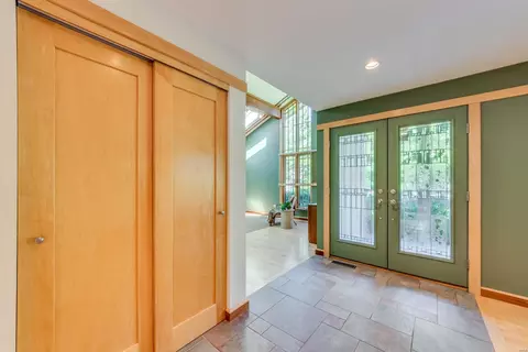 Entry Way - 4 Cobblestone Dr, Ballwin, MO 63011 photo 2 of 2