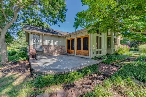 Exterior - 4 Cobblestone Dr, Ballwin, MO 63011 photo 10 of 11