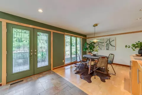 Dining - 4 Cobblestone Dr, Ballwin, MO 63011 photo 2 of 6