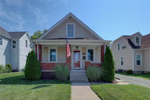1045 Washington St, Saint Charles, MO 63301
