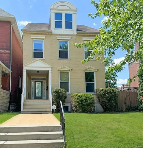 4236 Westminster Pl, Saint Louis, MO 63108