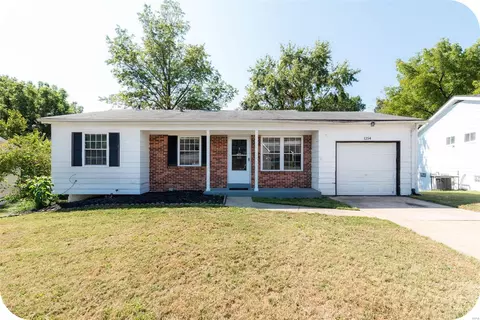 1254 Huntsman Dr, Saint Louis, MO 63137